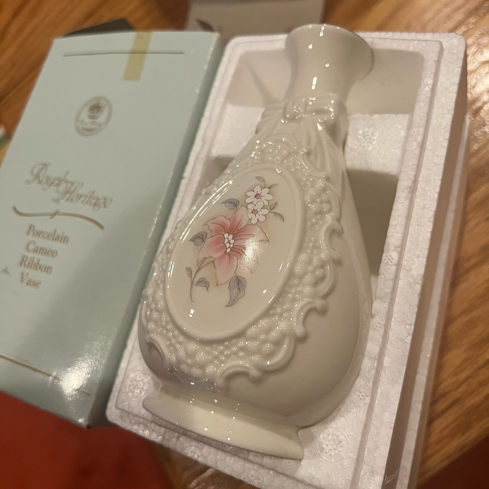 Vintage Royal Heritage Porcelain Cameo Ribbon Vase